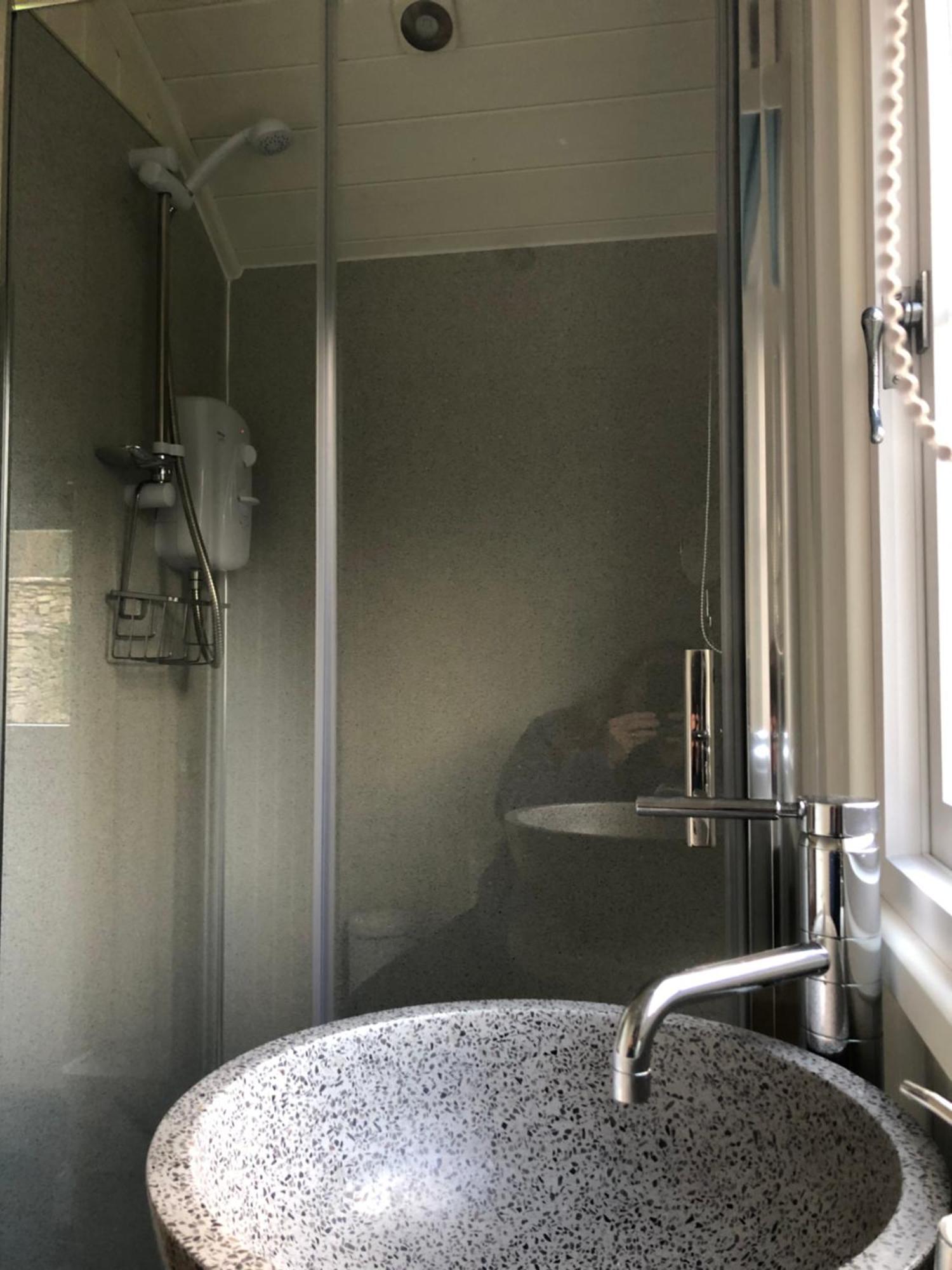 Green Valley, Cotswold Stay With Hamper Челтнъм Екстериор снимка