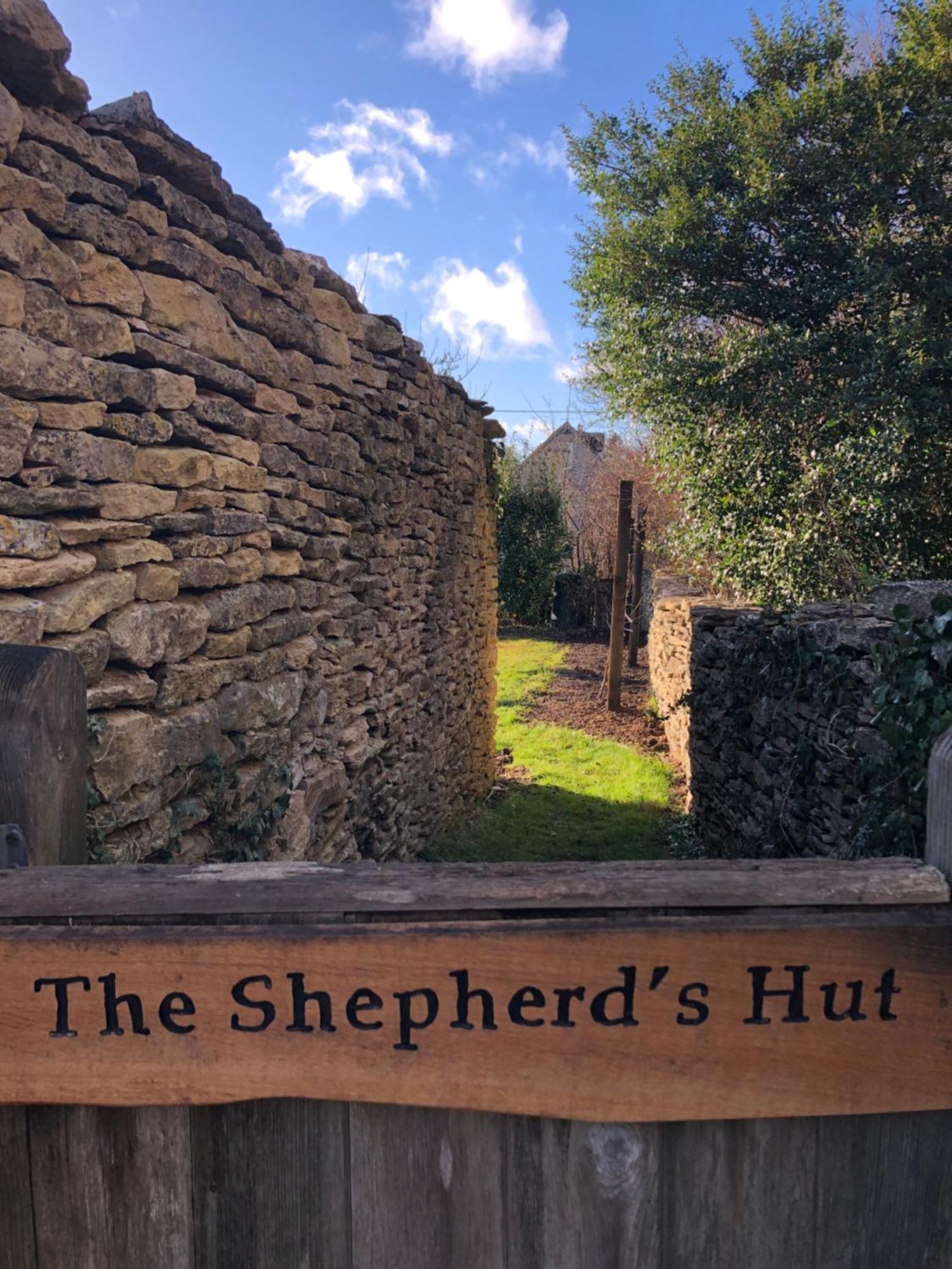 Green Valley, Cotswold Stay With Hamper Челтнъм Екстериор снимка